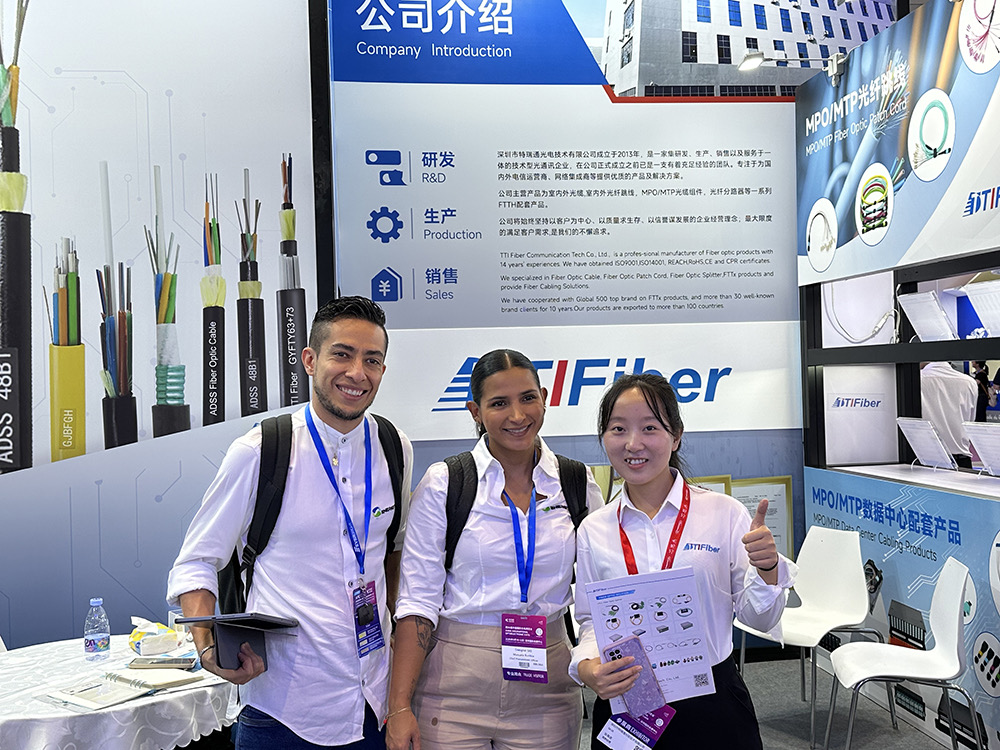 Fiber optic product display at CIOE