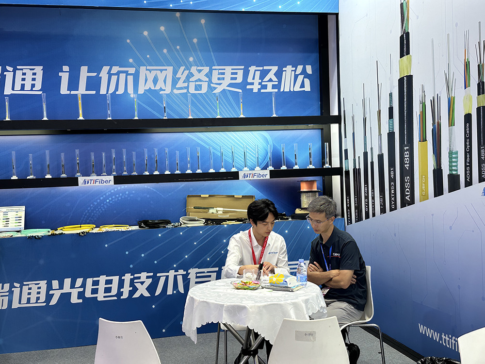 TTI Fiber booth technical demo