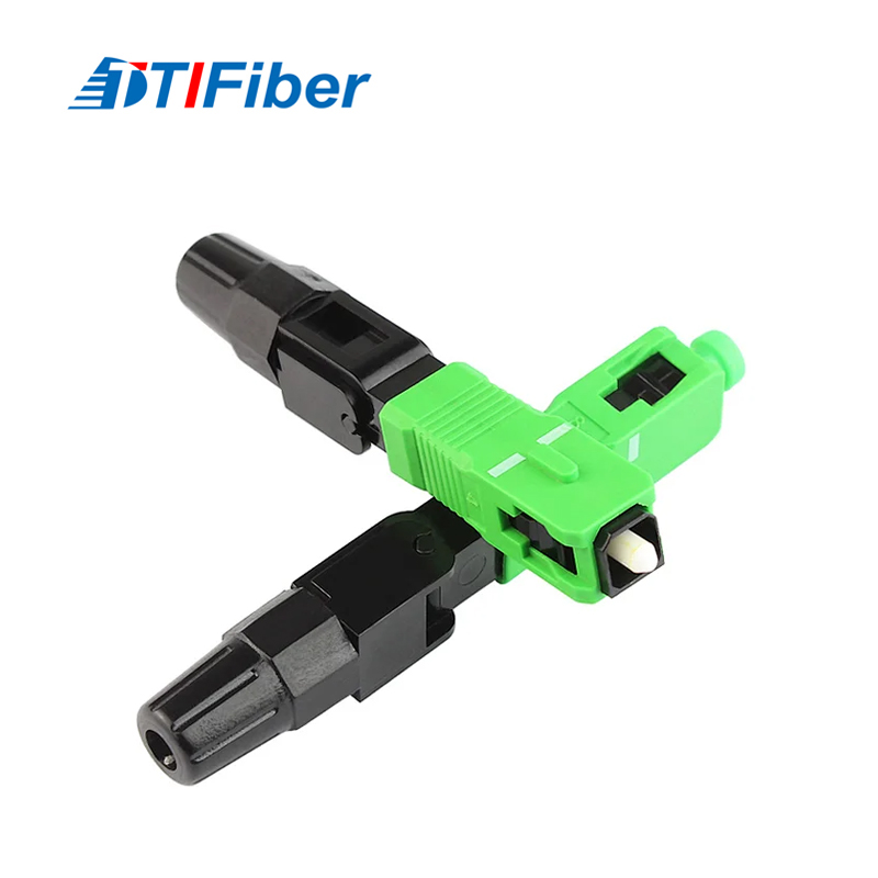MPO/MTP connector showing guide pin alignment mechanism
