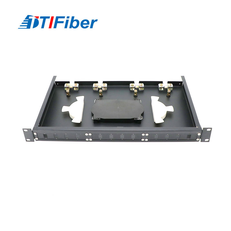 IP65 outdoor fiber optic terminal box mounted on pole